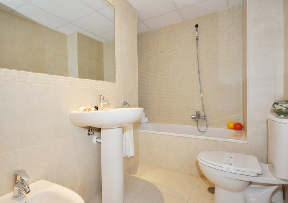Apartamentos Larimar Unitursa กัลเป ภายนอก รูปภาพ